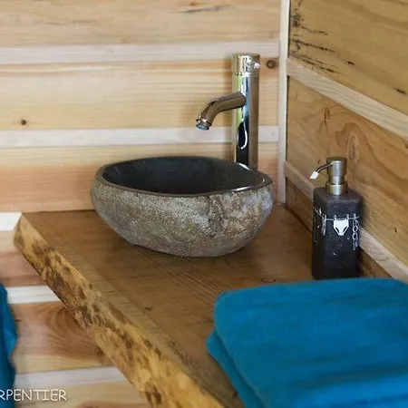 Sainte Camelle Saint-Victor-Rouzaud