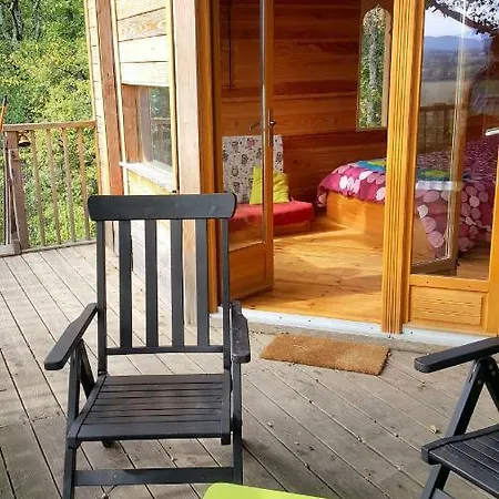 Parque de Campismo Sainte Camelle Saint-Victor-Rouzaud