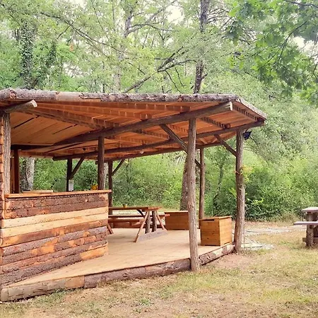 Camping Sainte Camelle *
