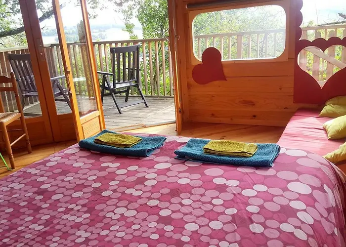 Sainte Camelle مكان تخييم