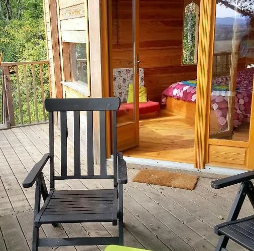 مكان تخييم Sainte Camelle Saint-Victor-Rouzaud